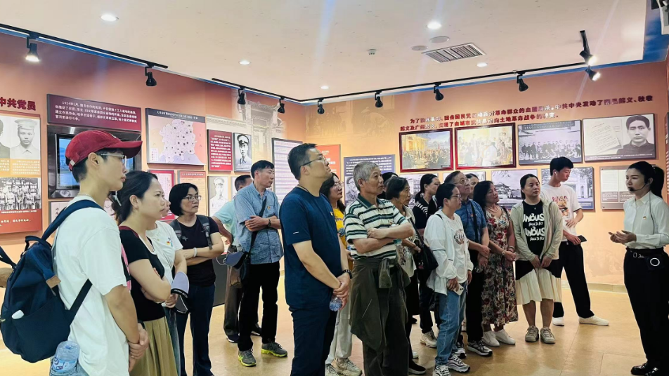 党建之光，照亮前行之路