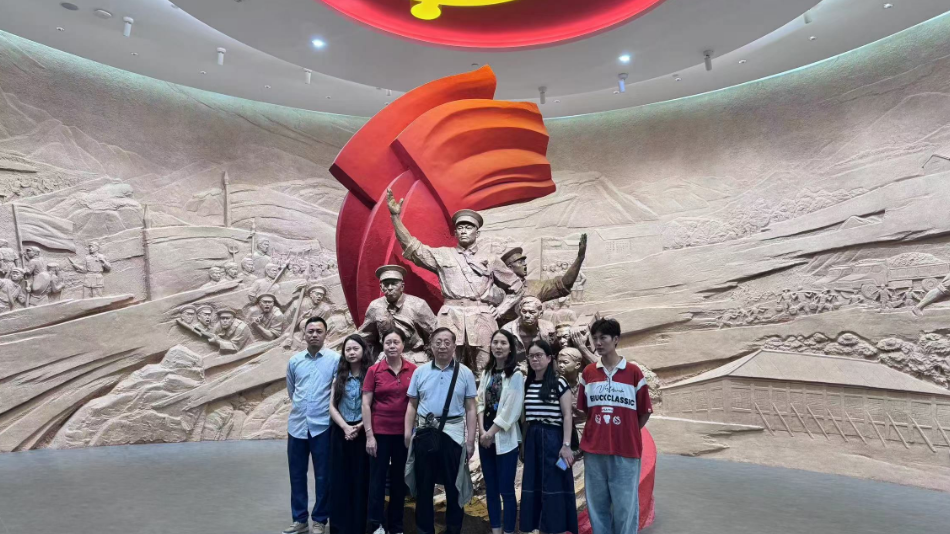 党建之光，照亮前行之路